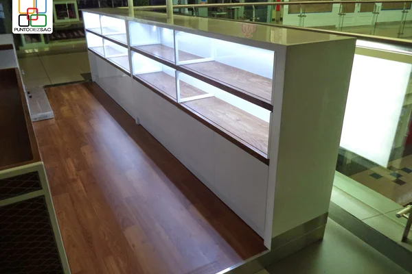 Puntodiez MDF Stand 32
