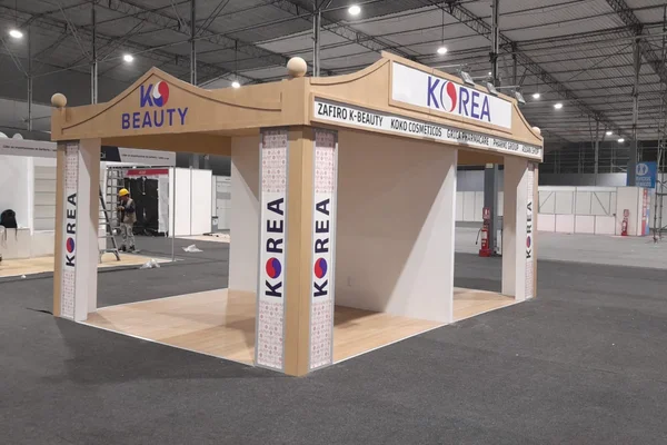 Puntodiez MDF Stand 51